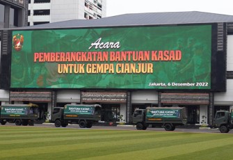 Pemberangkatan 10 Truk Angkut Bansos Lanjutan TNI AD ke Cianjur