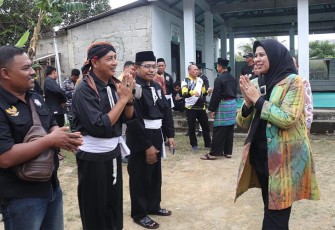 Dewi Ansar saat Silaturahmi ke PSHT Bintan