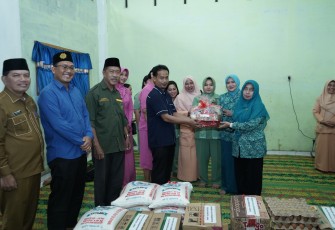 Pemerintah dan TP PKK Kabupaten Asahan Salurkan Bantuan Sembako Jelang HUT ke 78 RI