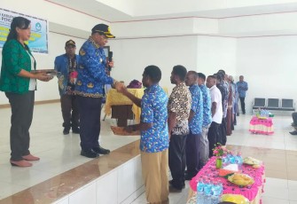 Personel Satgas YR 142/KJ Hadiri Serah Terima Pejabat Eselon