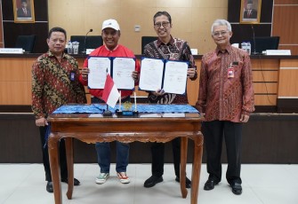 Penandatanganan MoU pada hari Rabu (17/5) bertempat di Gedung Rektorat Kampus Lidah Surabaya.