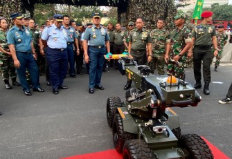 Panglima TNI saat Kunjungi Stand Zeni TNI-AD