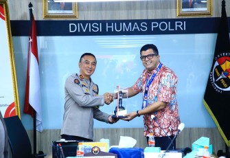 Polri melalui Divisi Humas menggelar deklarasi Pemilu Damai bersama Asosiasi Penyelenggara Telekomunikasi Seluruh Indonesia (ATSI), Rabu (13/12/2023)
