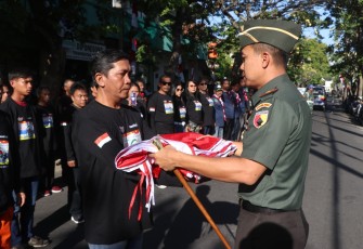 Dandim Berangkatkan Kirab Bendera Merah Putih Patuk Gebang