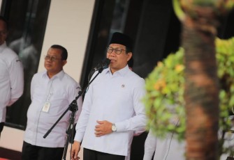 Menteri Desa Pembangunan Daerah Tertinggal, dan Transmigrasi (Mendes PDTT), Abdul Halim Iskandar mengajak jajarannya agar bekerja maksimal dalam menuntaskan tugas dan tanggung jawab sebelum memasuki tahun baru 2024