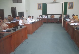 DPRD Karanganyar menggelar publik hearing terkait upaya penuntasan polemik pengelolaan BUMDes Berjo, pada Senin (10/4/2023) di gedung DPRD setempat.