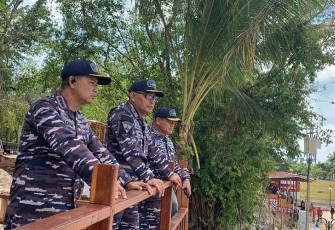 Dansatgasud Tinjau Persiapan Venue Sail Teluk Cenderawasih Bersama Kadispotmaral