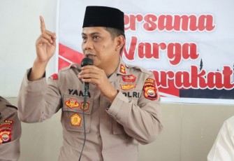 Kapolres Kepahiang Polda Bengkulu AKBP Yana Supriatna, S.IK, M.Si saat memberi arahan kepada warga.