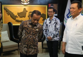 Gubernur Ansar saat Temui Menteri Investasi Bahas Rencana Investasi EBT di Kepri 