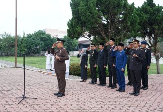 Memperingati peristiwa Bersejarah Berdarah 13 Desember 1945 di Kota Tebing Tinggi, Pemerintah Kota (Pemko) Tebing Tinggi menggelar upacara di 3 titik lokasi, mulai dari Taman Makam Bahagia Jl. Taman Bahagia Kelurahan Tanjung Marulak, Jembatan Titi Gantung Sungai Padang Jl. Musyawarah Kec. Bajenis dan di lapangan Merdeka Jl. Dr. Sutomo. 