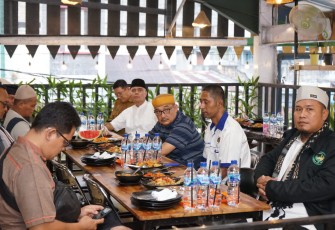 Bupati Asahan Ikuti Buka Puasa Bersama Ikatan Wartawan Online
