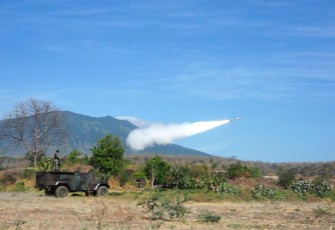 Tembakan basah dari unsur-unsur Bantuan Tembakan (Bantem) 
