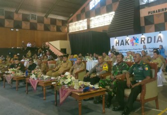 Danramil 0801/11 Donorojo saat Hadiri Lomba Cipta Baca Puisi Anti Korupsi Tingkat SLTP dan SLTA
