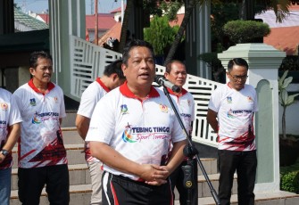 Pj Walikota saat Buka Pekan Olahrag Kelurahan Kota Tebing Tinggi Tahun 2023