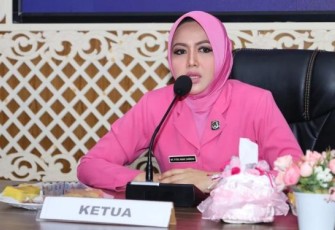 Ketua Bhayangkari Cabang Tapanuli Selatan (Tapsel), Ny Fitri Imam Zamroni, menghimbau anggota agar selalu bijak dalam menggunakan media sosial (Medsos). Selain bijak gunakan Medsos, ia juga menghimbau anggota Bhayangkari Cabang Tapsel, agar menghindari sikap arogan dan hedonis di masyarakat.
