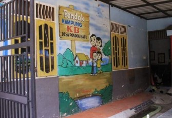 Plh Sekda Labuhanbatu saat Tinjau Kampung KB di Desa Pondok Batu