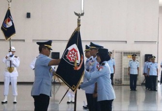 abatan Komandan Lanud Sri Mulyono Herlambang (SMH), Komandan Lanud Maimun Saleh (MUS) dan Komandan Lanud Sugiri Sukani (SKI) diserah terimakan dalam upacara Sertijab yang dipimpin langsung oleh Panglima Komando Operasi Udara I (Pangkoopsud I) Marsda TNI Mohammad Nurdin, yang berlangsung di GOR Antarikshe Makoops Udara I, Kamis (14/12/2023)