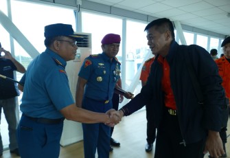 Danlanudal Tanjungpinang Kolonel Laut (P) Triwibowo Sambut Kedatangan Direktur Operasi Basarnas Brigjen TNI Marinir TNI Edi Prakoso