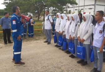 Puluhan Pelajar dan Guru saat Datangi Lokasi CPP Medco E&P di Aceh Timur