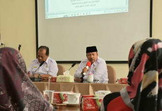 Bupati Agam Dr. Andri Warman, MM., saat menghadiri rapat evaluasi Kampung Inggris di Mess Pemkab Agam, Belakang Balok.