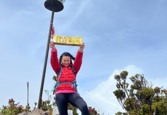 Pendaki Handal Fransisca Harli Janto Pecahkan Rekor Daki Puncak Gunung Talamau 16 Jam Pulang Pergi