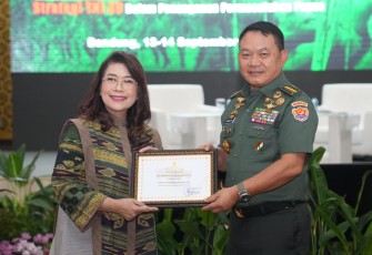 Kasad Jenderal TNI Dr. Dudung Abdurachman pada acara Seminar TNI AD VII.