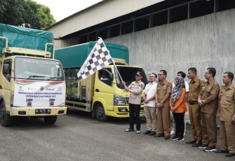 Bupati Limapuluh Kota, Safaruddin, melepas secara simbolis 418,58 ton CBP Badan Pangan Nasional di Gudang BULog Tanjung Pati.