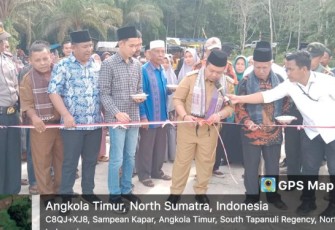 Kapolsek Sipirok, Iptu PM Siboro, menghadiri undangan peresmian Jembatan Mangaraja Ompung Jurung dan Jalan Sutan Saidi Harahap, Selasa (8/8/2023) siang. Peresmian berlangsung di Desa Pargarutan Jae, Kecamatan Angkola Timur, Kabupaten Tapanuli Selatan (Tapsel).