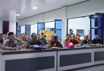 Polres Bengkulu Selatan saat gelar nobar Pagelaran Wayang Kulit Polri