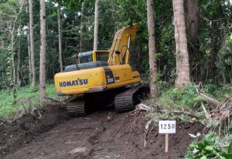 Pekerjaan infrastruktur yang terus di Kebut oleh personil satgas TMMD Ke-116 Kodim 1310/Bitung