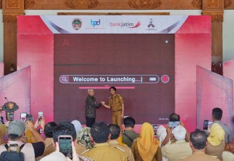 Bank Jatim dan Pemkab Madiun saat Launching E-Retribusi Pasar dan Siskeudes  
