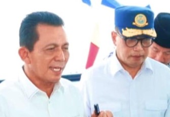 Gubernur Ansar saat Dampingi Menhub Tinjau KMP Bahtera Nusantara 03