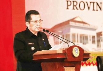 Gubernur Kepulauan Riau Ansar Ahmad 
