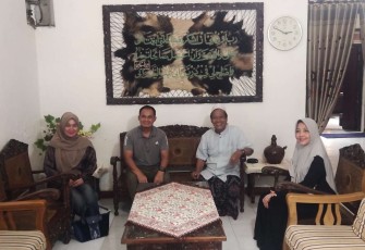Dandim 0801/Pacitan Letkol Inf Roliyanto saat berkunjung ke ponpes Tremas. Senin (9/1)