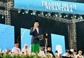 Presiden Joko Widodo menghadiri Festival Tradisi Islam Nusantara yang diselenggarakan di Stadion Diponegoro, Kabupaten Banyuwangi, Provinsi Jawa Timur, pada Senin, 9 Januari 2023