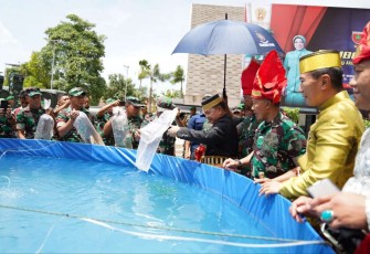 Kasad Jenderal TNI Dudung Abdurachman tinjau bioflok ikan