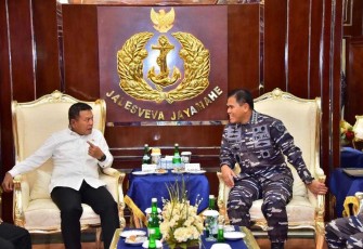 Kasal Laksamana TNI Muhammad Ali saat menerima kunjungan Wamenhan RI di Jakarta 