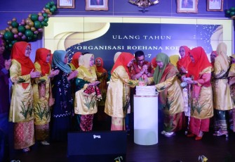 Ketua TP PKK Kabupaten Agam menghadiri HUT Organisasi Roehana Koeddoes Ketujuh.