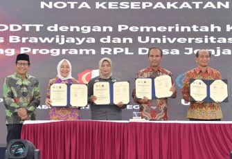 Mendes PDTT Abdul Halim Iskandar saat launching program RPL Desa 