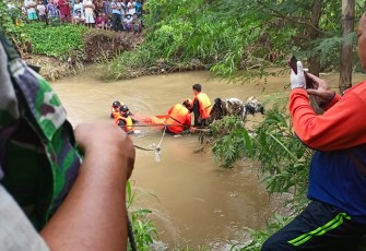 Penemuan mayat di Sungai Desa Dengkek Pati