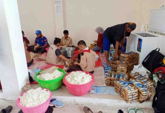 Pramuka turut peduli warga terdampak banjir