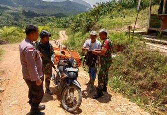 Sweeping bersama Bhabinkamtibmas di perbatasan 