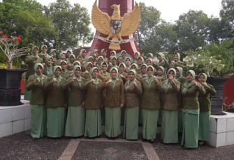 Ziarah dan Tabur Bunga Persit KCK Cabang XV Pacitan 