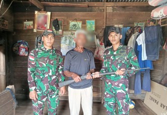Terima senpi rakitan warga perbatasan 