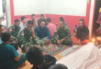 Melayat ke rumah duka warga binaan di perbatasan 
