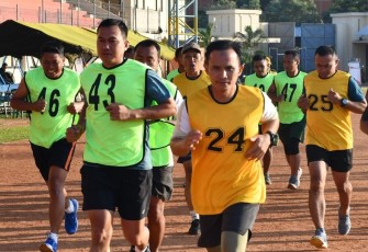 Tes Garjas pamen jajaran Korem 081/DSJ di stadion Wilis Kota Madiun, Selasa (16/5)