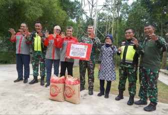 Pangdam III/Slw Terima Penyerahan 1000 Sak Semen dari Cemindo Gemilang, Jum'at (7/7)