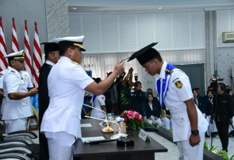 Kasal Laksamana TNI Muhammad Ali saat wisuda STTAL