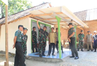 Tim Waslakgiat Rutilahu Kodam V/Brawijaya saat tinjau rutilahu di wilayah Kodim Trenggalek 