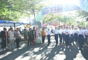 Lomba gerak jalan SMP se-Kabupaten Ponorogo, Kamis (10/8)